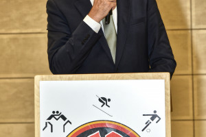 Staatsminister Albert Fueracker beim SCO